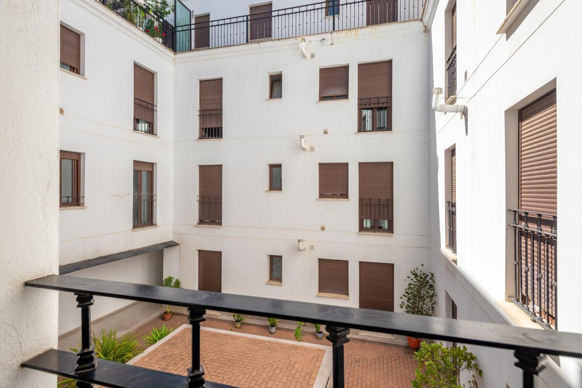 First Floor Close Macarena Church Sevilla Bagian luar foto