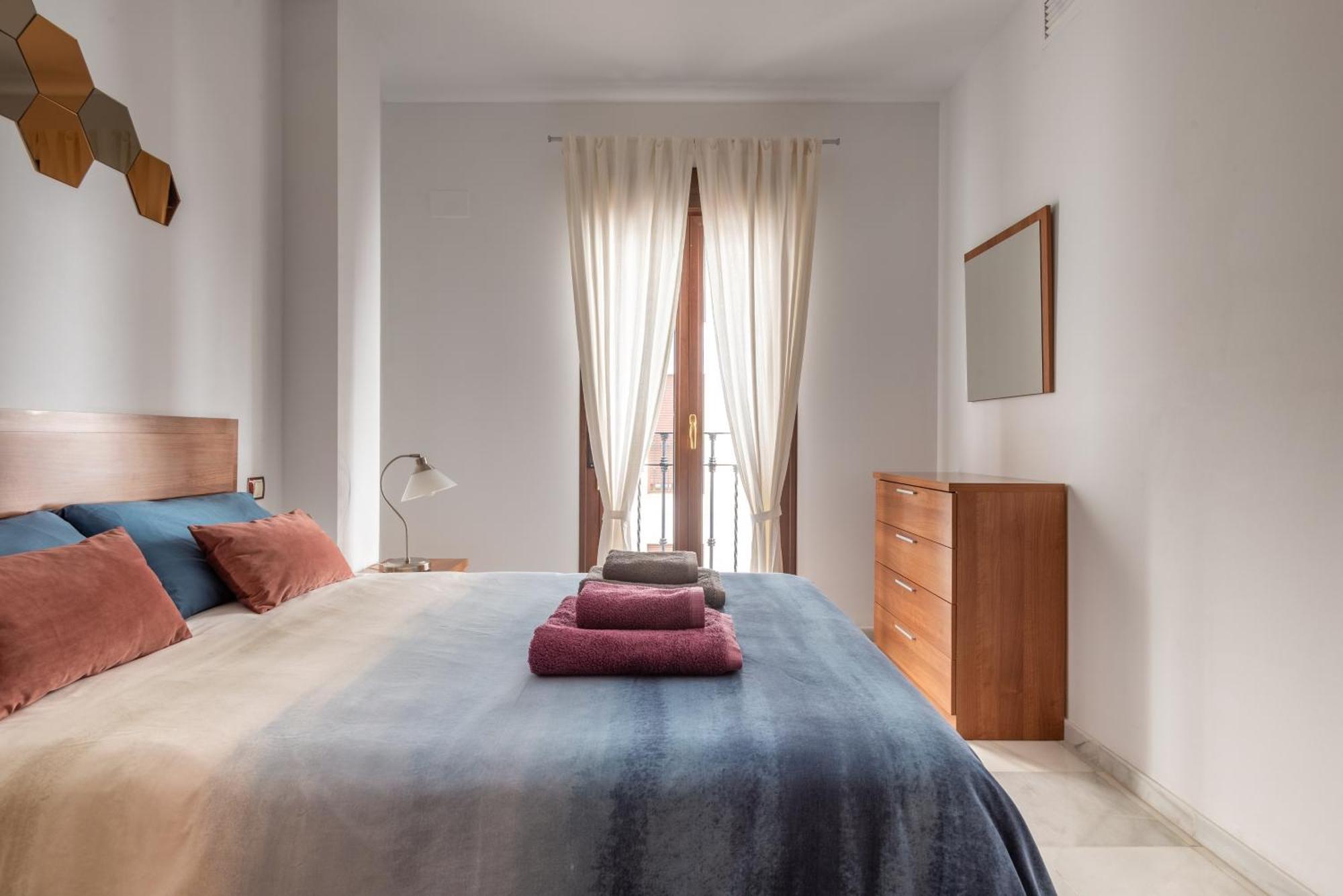 First Floor Close Macarena Church Sevilla Bagian luar foto