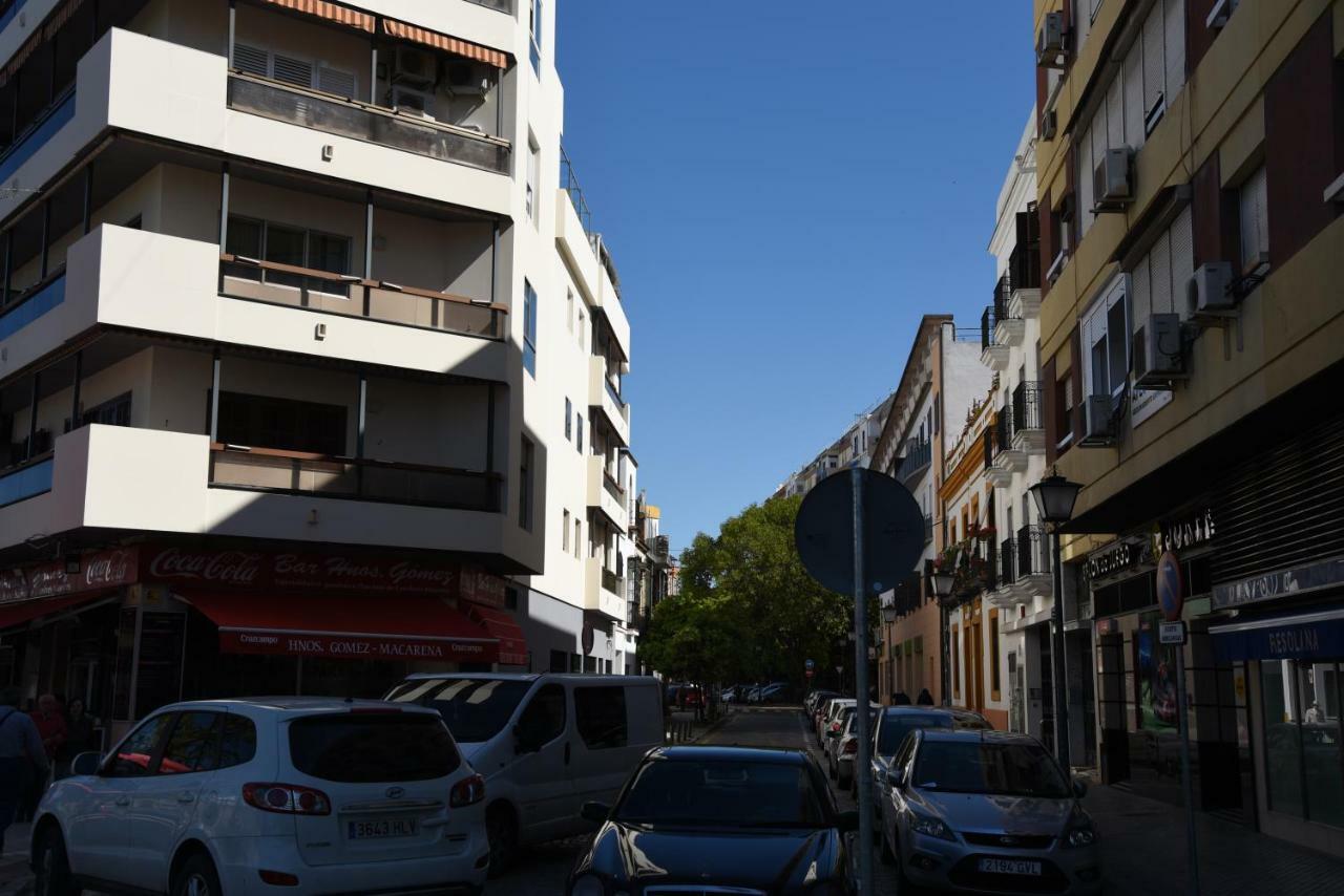 First Floor Close Macarena Church Sevilla Bagian luar foto